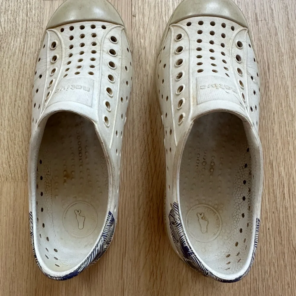 Native Kids Slip-On Water Shoes in Cream